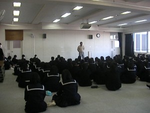 SANY1168 総合の時間 2階多目的室にて