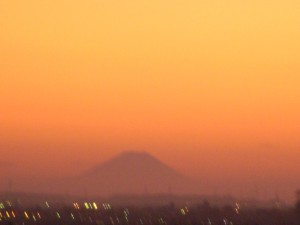 夕焼けと富士山(17:50)