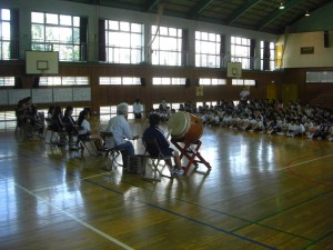 芸座連演奏の様子(13:20)